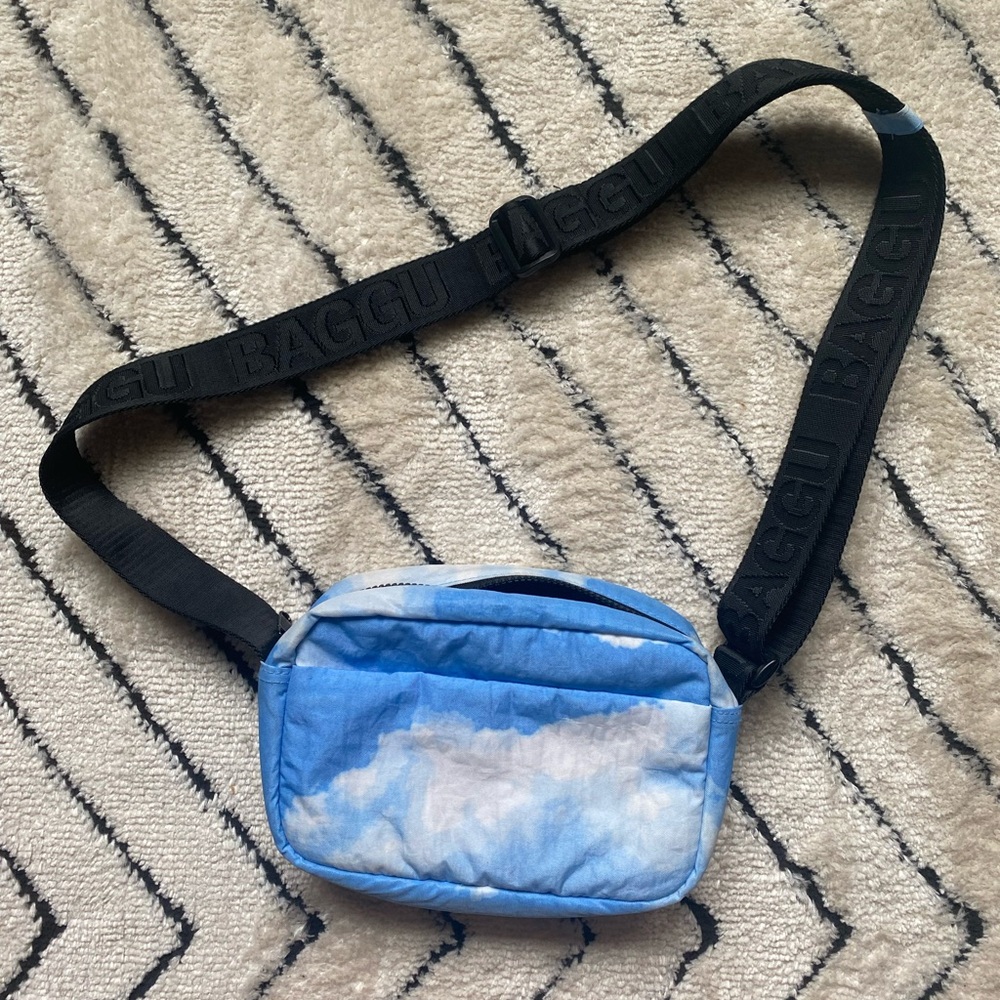 Baggu Cloud Camera Crossbody
